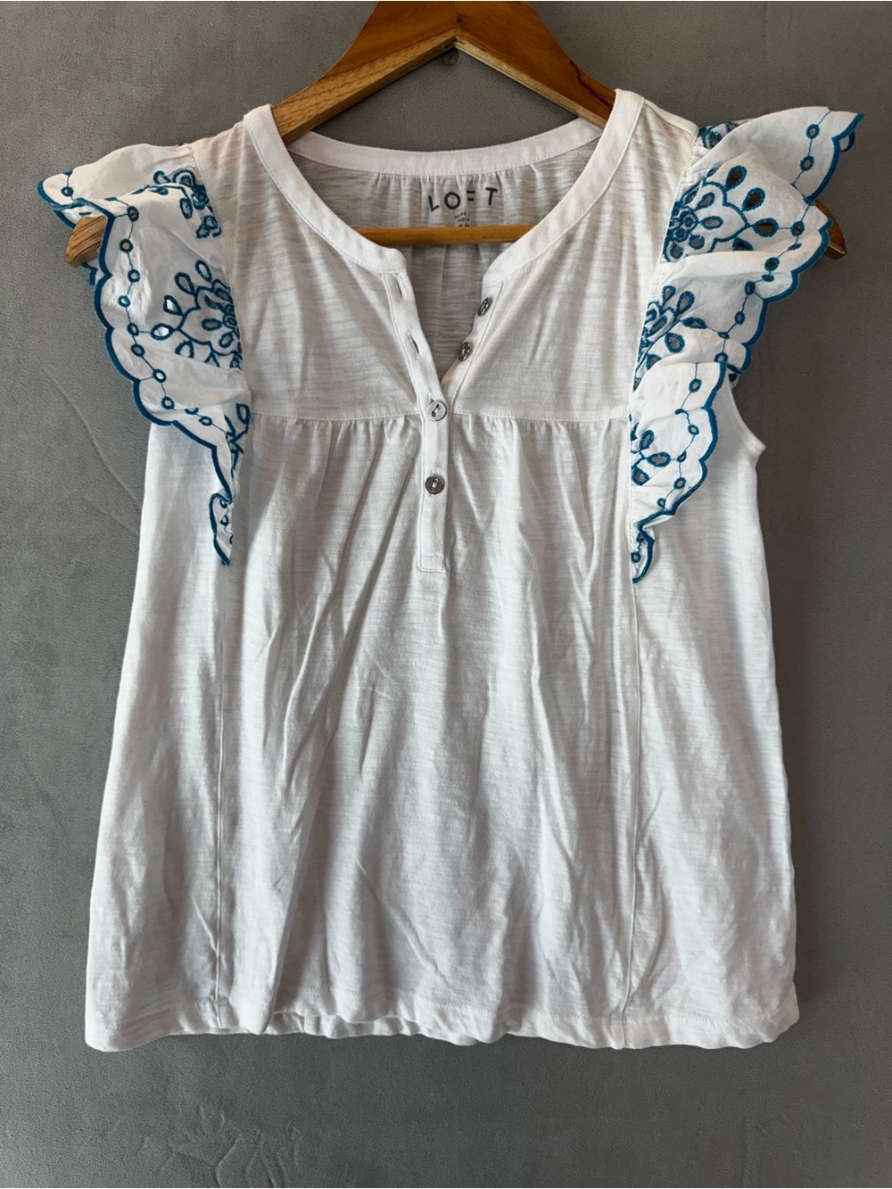 LOFT Top SP White Blue Embroidered Eyelet Flutter Sleeve Boho Blouse